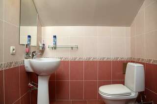 Гостиница Сосновый бор Ижевск Улучшенный номер с кроватью размера «king-size» или 2 отдельными кроватями-2