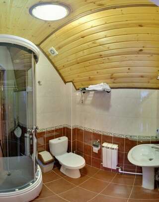 Гостиница Сосновый бор Ижевск Улучшенный номер с кроватью размера «king-size» или 2 отдельными кроватями-1